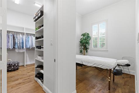 1404 Sylvan Avenue Dallas TX 75208