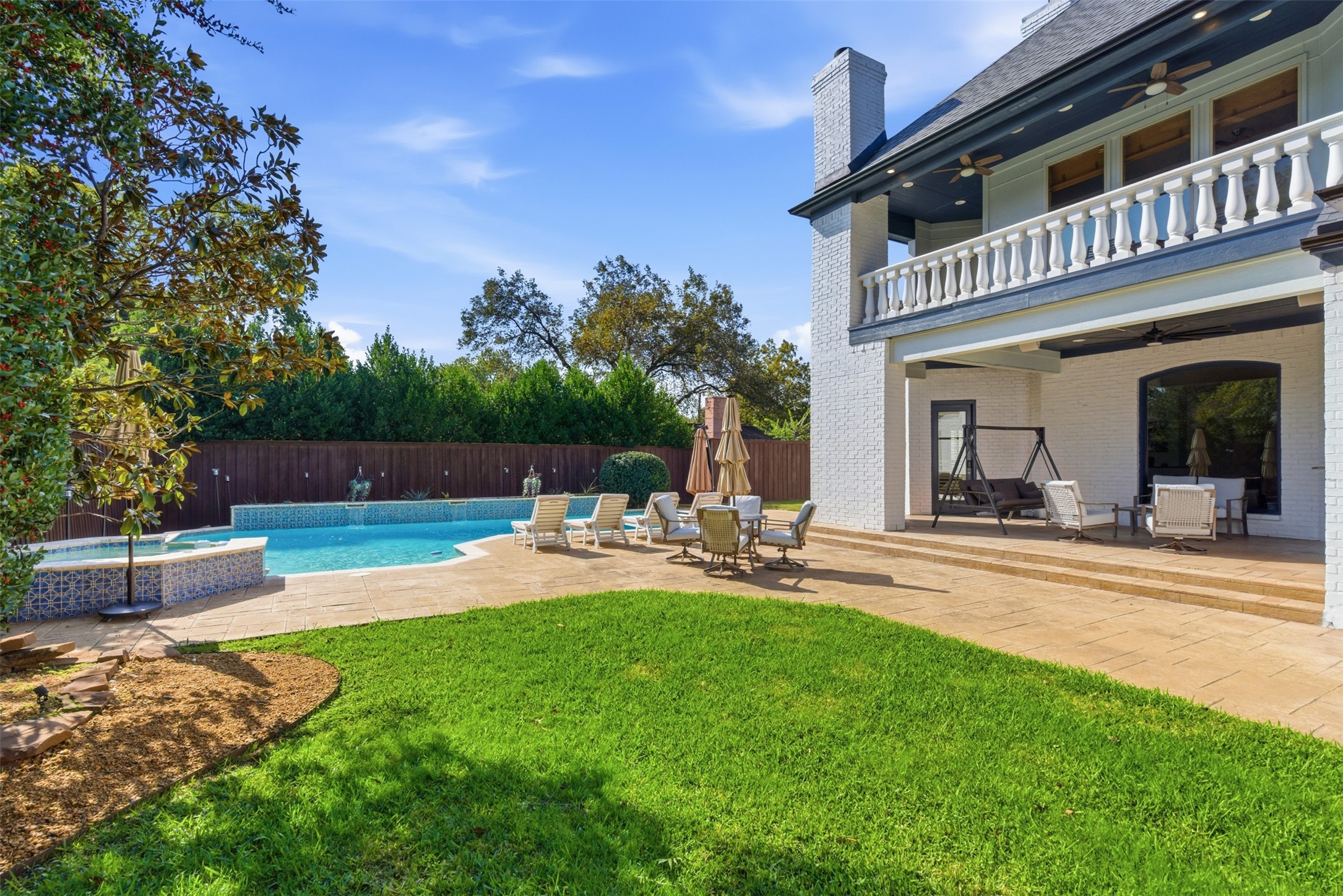 1404 Sylvan Avenue Dallas TX 75208