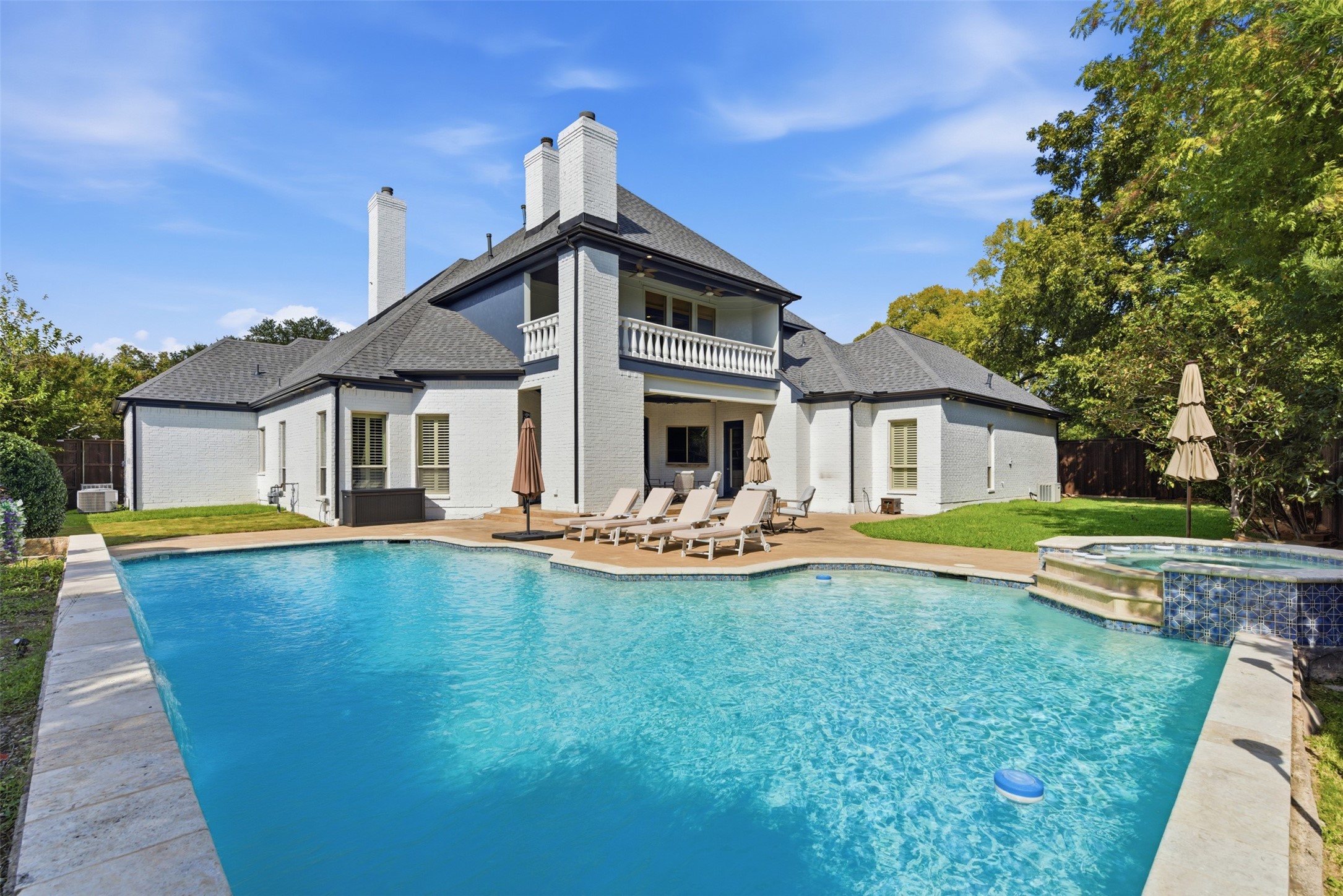 1404 Sylvan Avenue Dallas TX 75208
