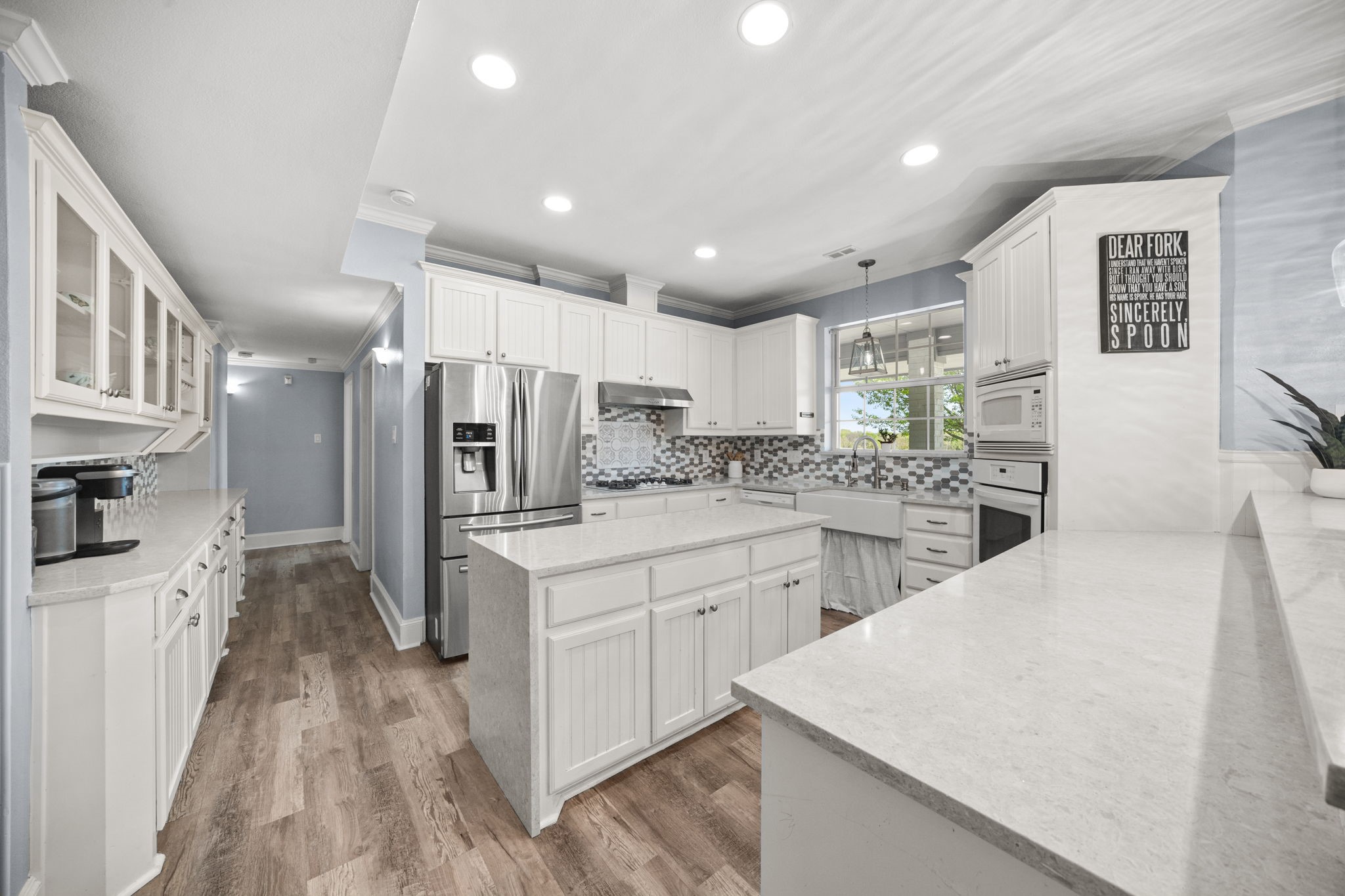 407 Locust Drive Oak Leaf TX 75154
