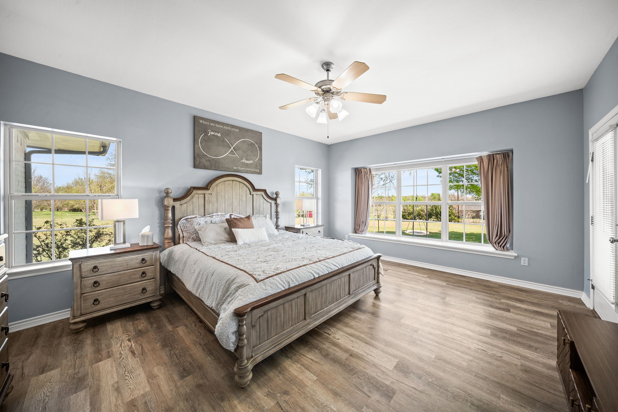 407 Locust Drive Oak Leaf TX 75154