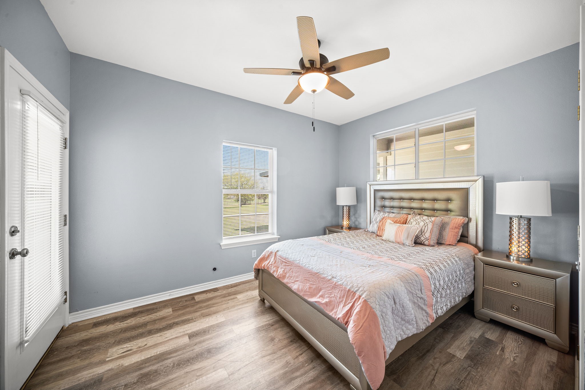407 Locust Drive Oak Leaf TX 75154