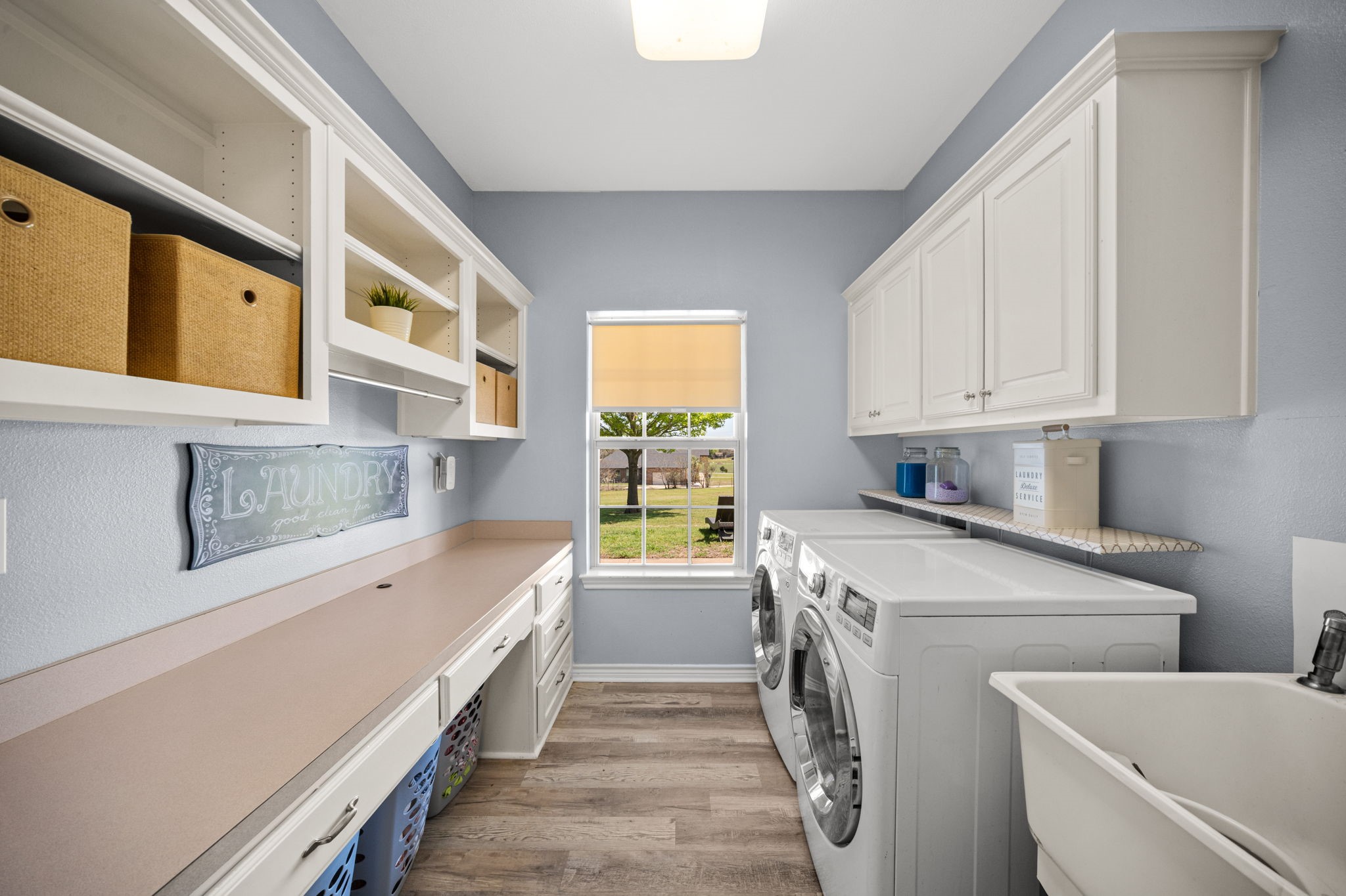 407 Locust Drive Oak Leaf TX 75154