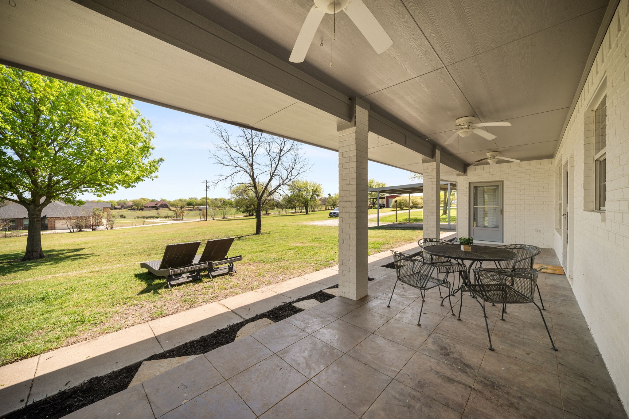 407 Locust Drive Oak Leaf TX 75154