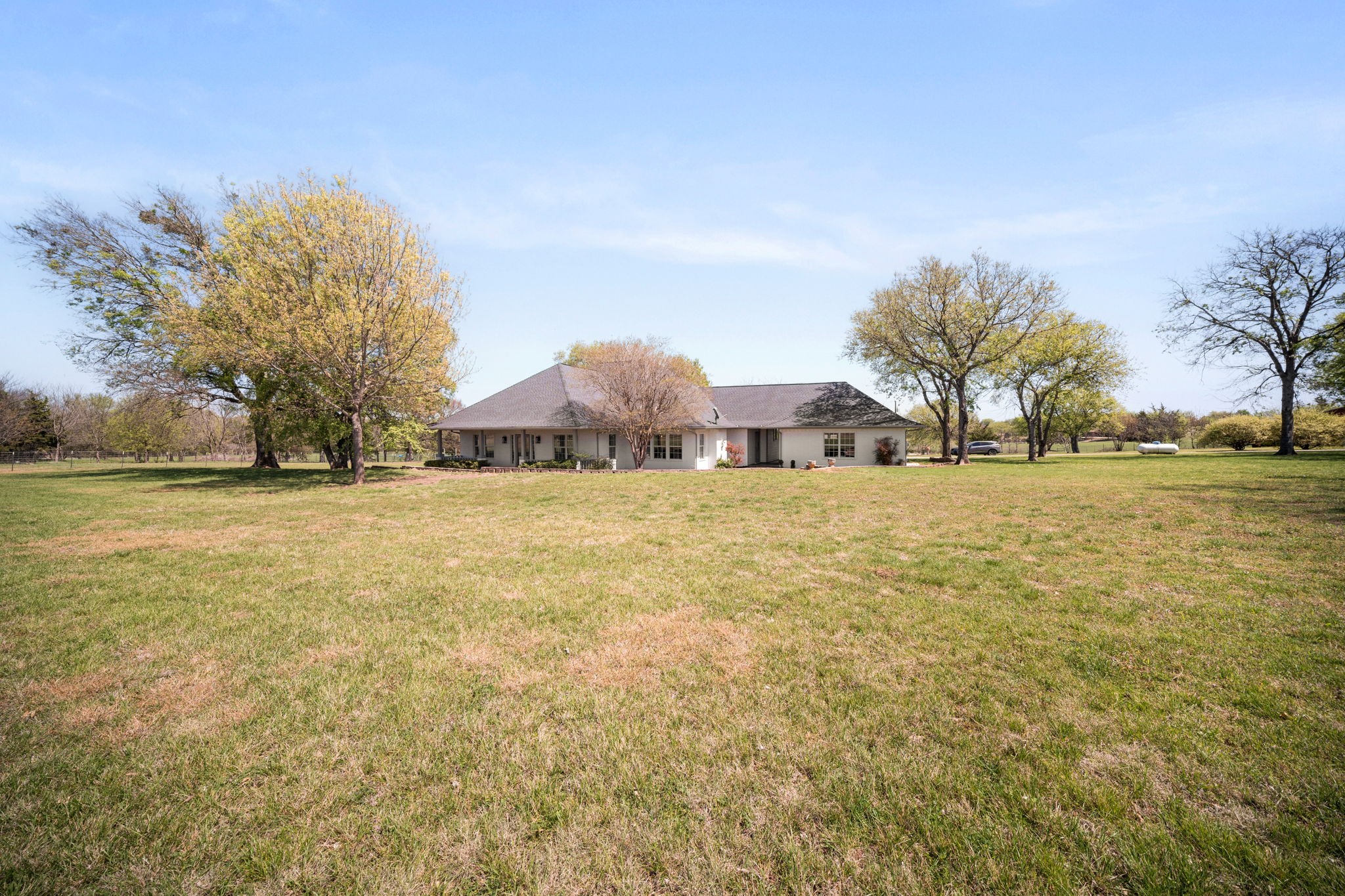 407 Locust Drive Oak Leaf TX 75154
