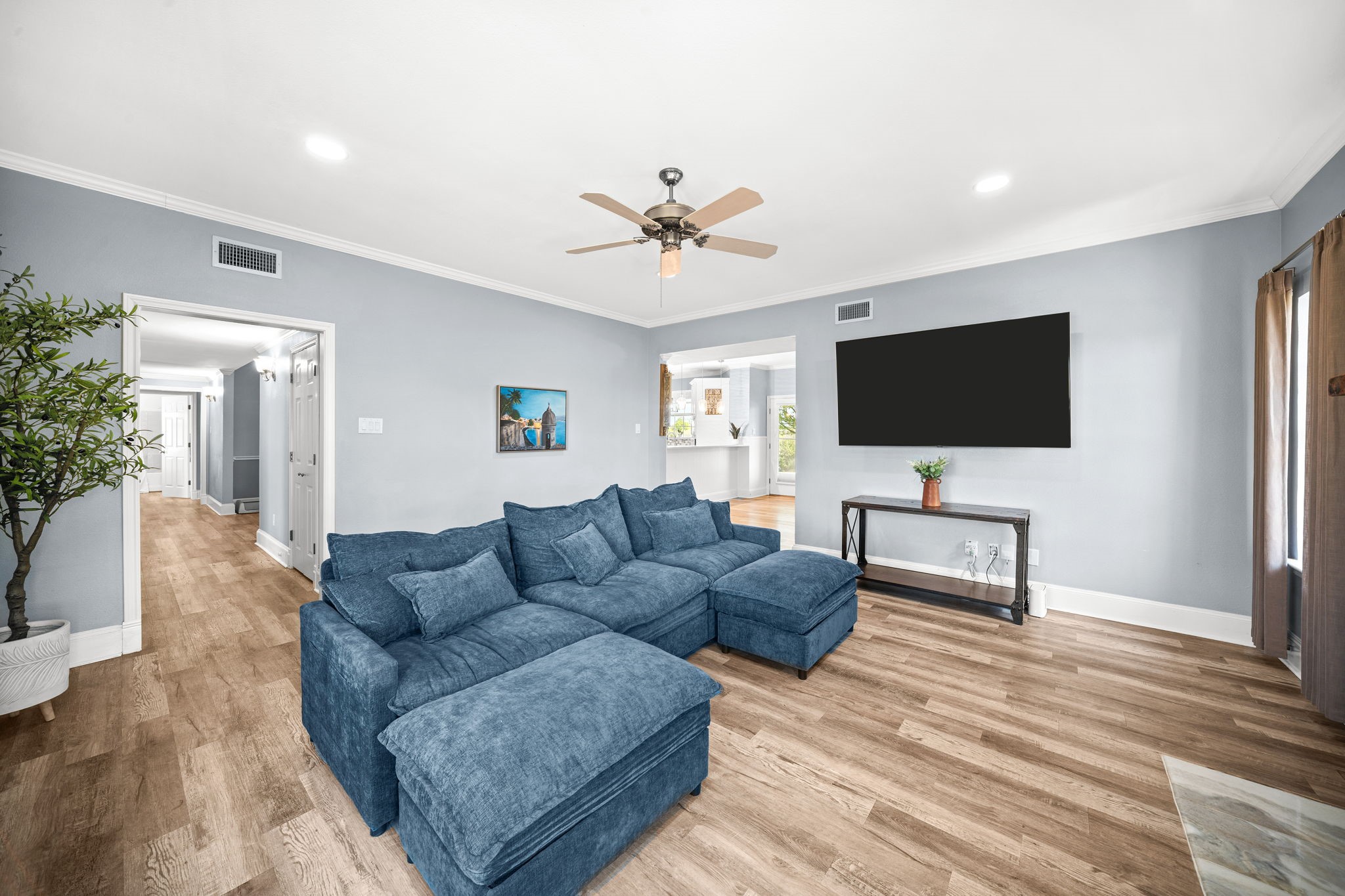 407 Locust Drive Oak Leaf TX 75154