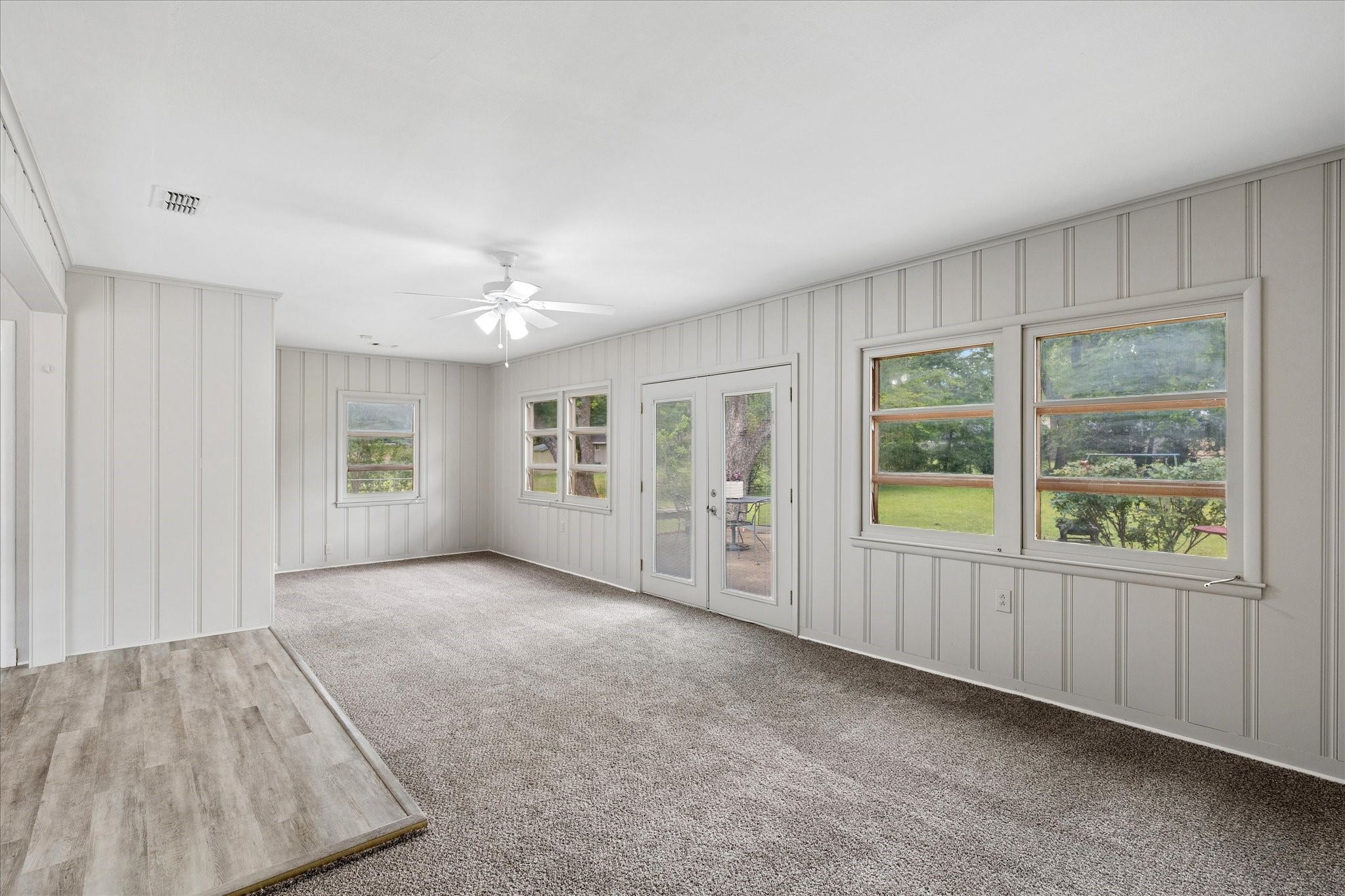206 S Davis Drive Arlington TX 76013