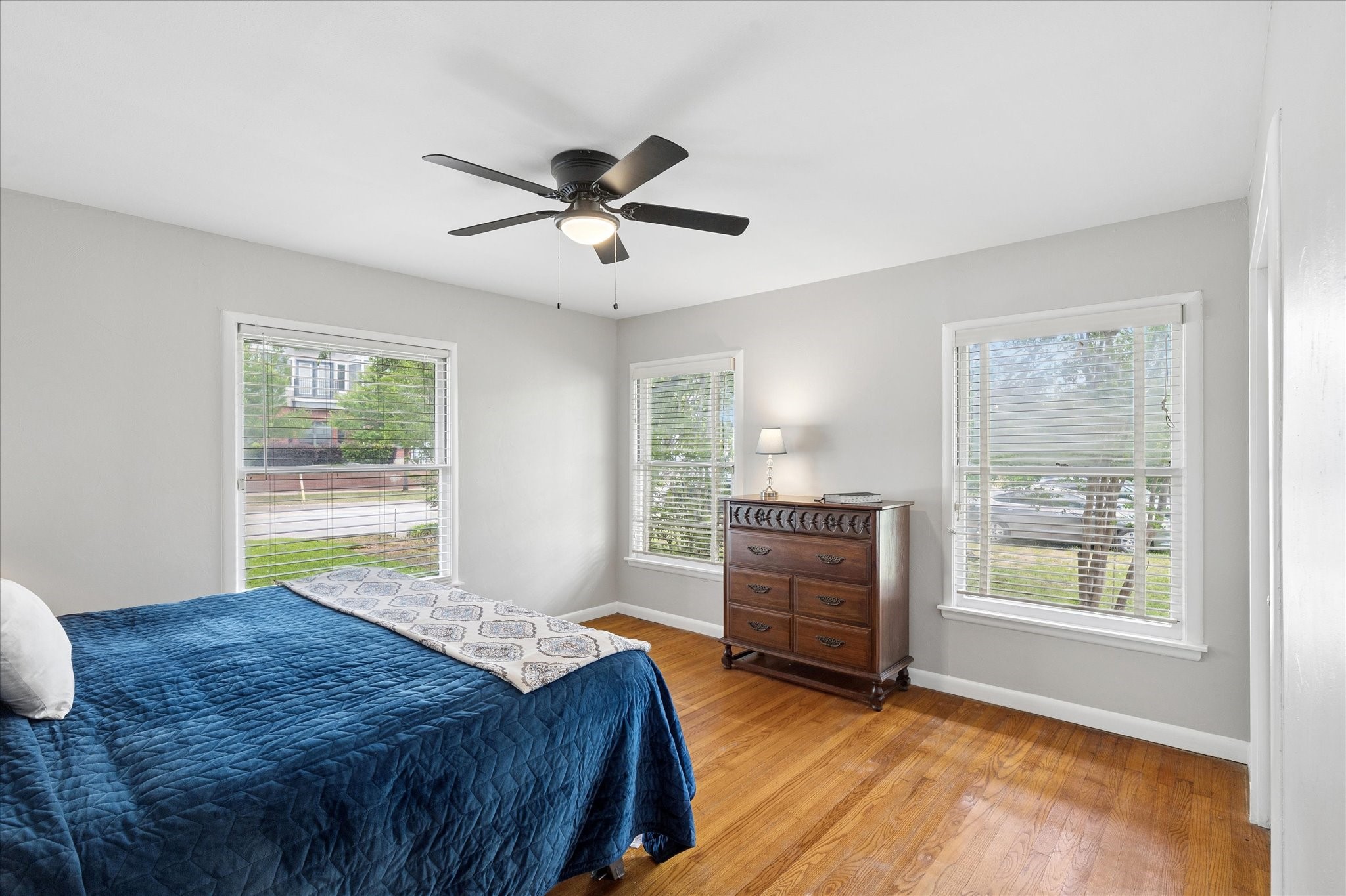 206 S Davis Drive Arlington TX 76013