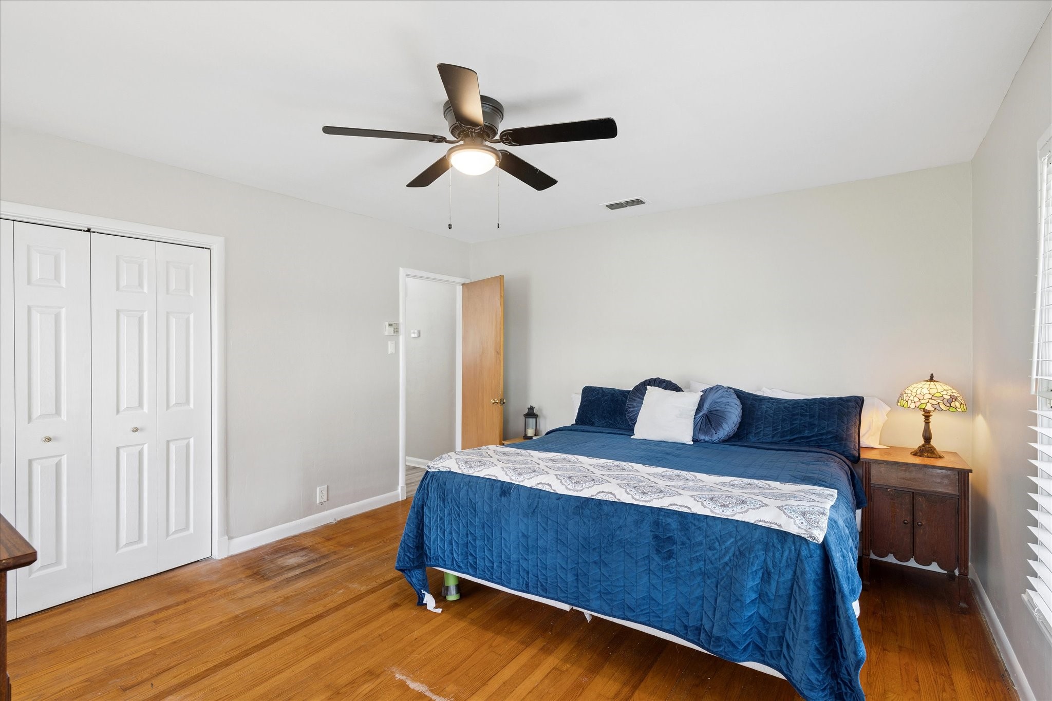 206 S Davis Drive Arlington TX 76013