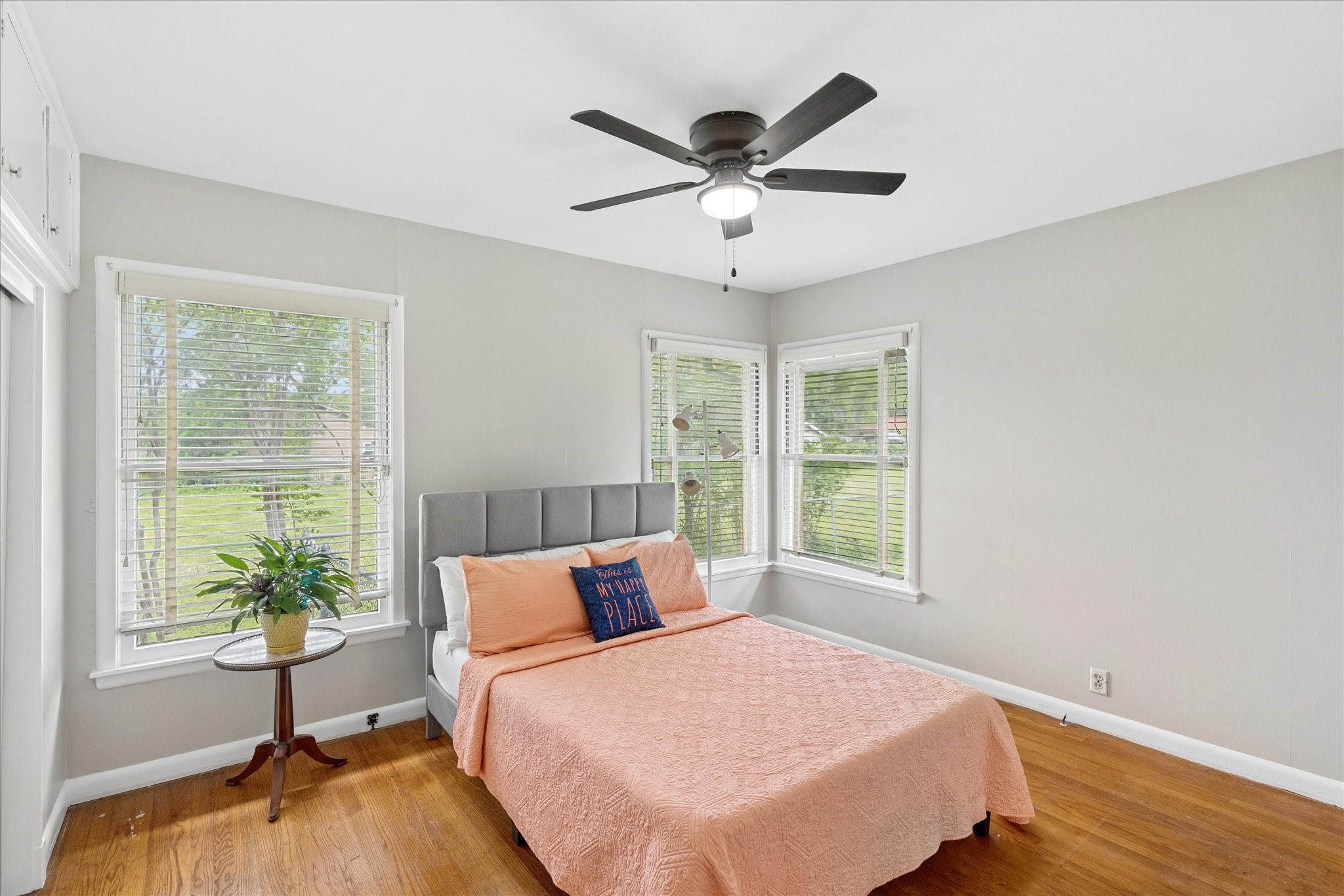 206 S Davis Drive Arlington TX 76013