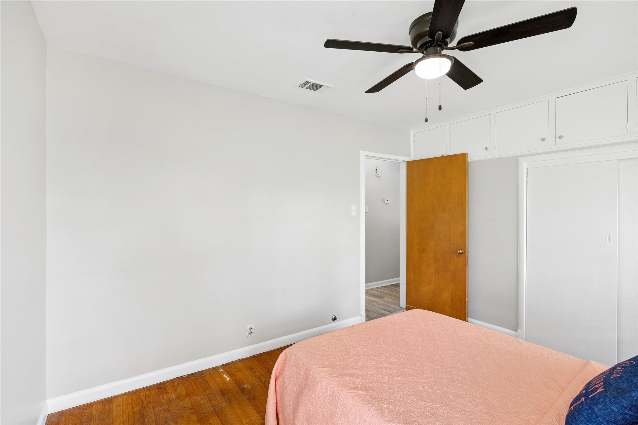 206 S Davis Drive Arlington TX 76013