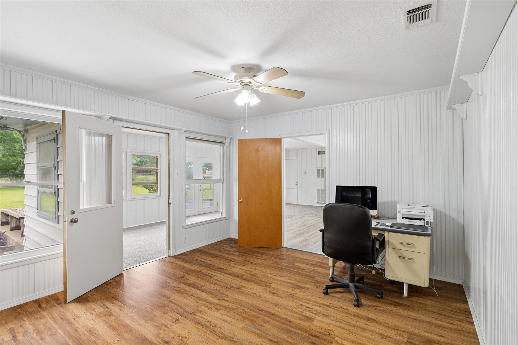 206 S Davis Drive Arlington TX 76013