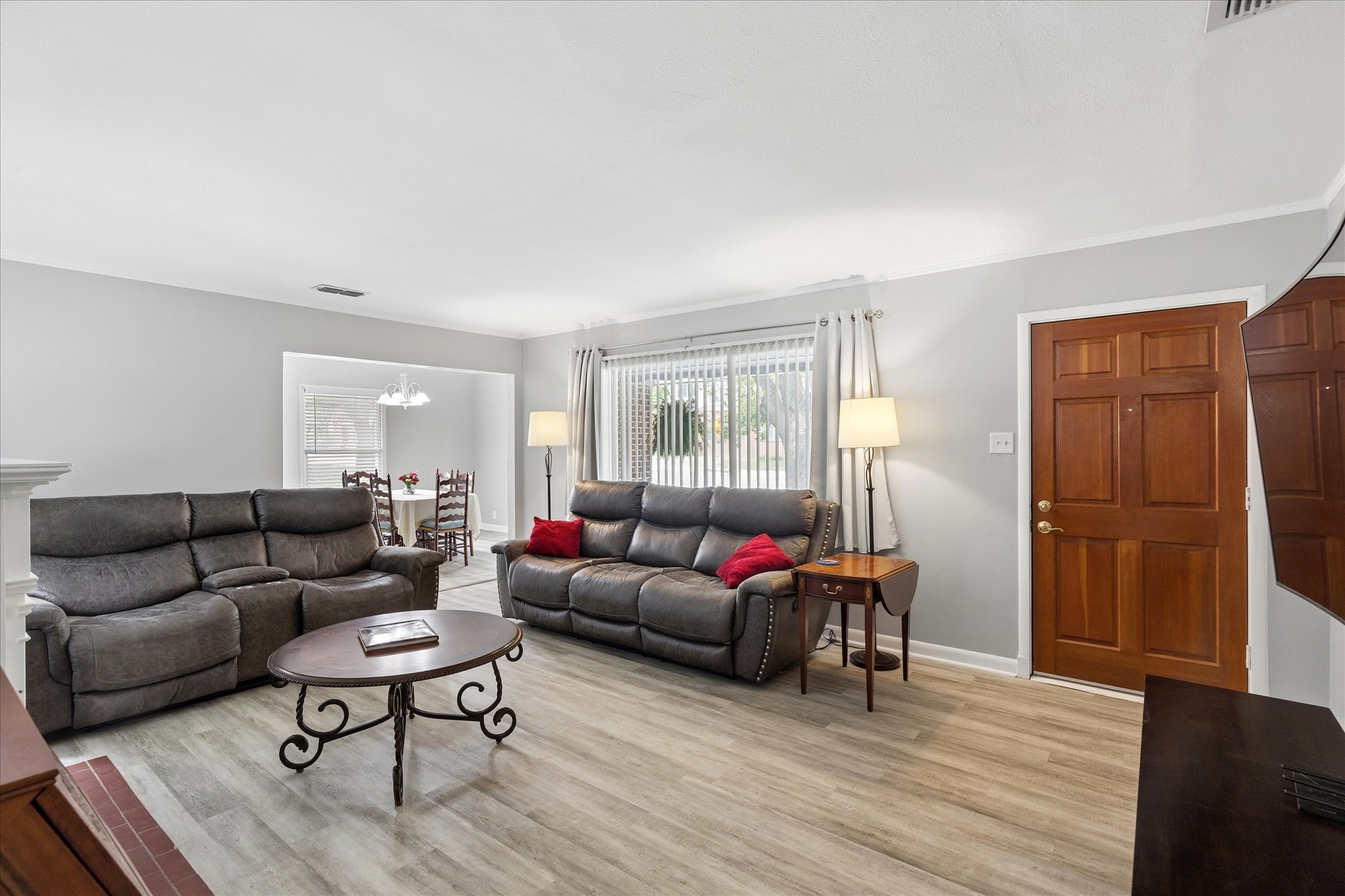 206 S Davis Drive Arlington TX 76013