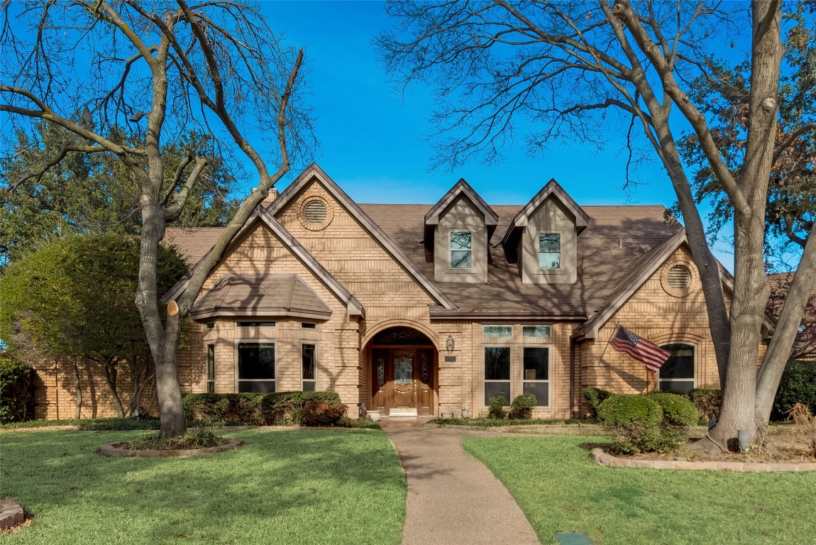 312 Westover Court Hurst TX 76054