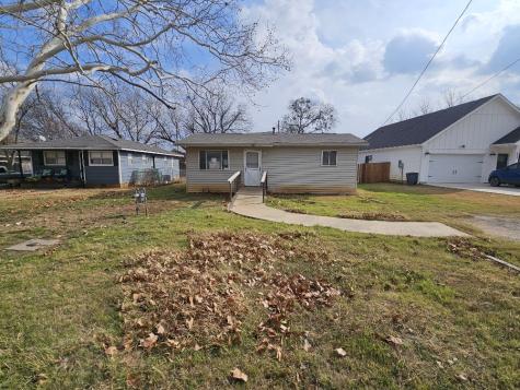 536 N Bryant Avenue Midlothian TX 76065