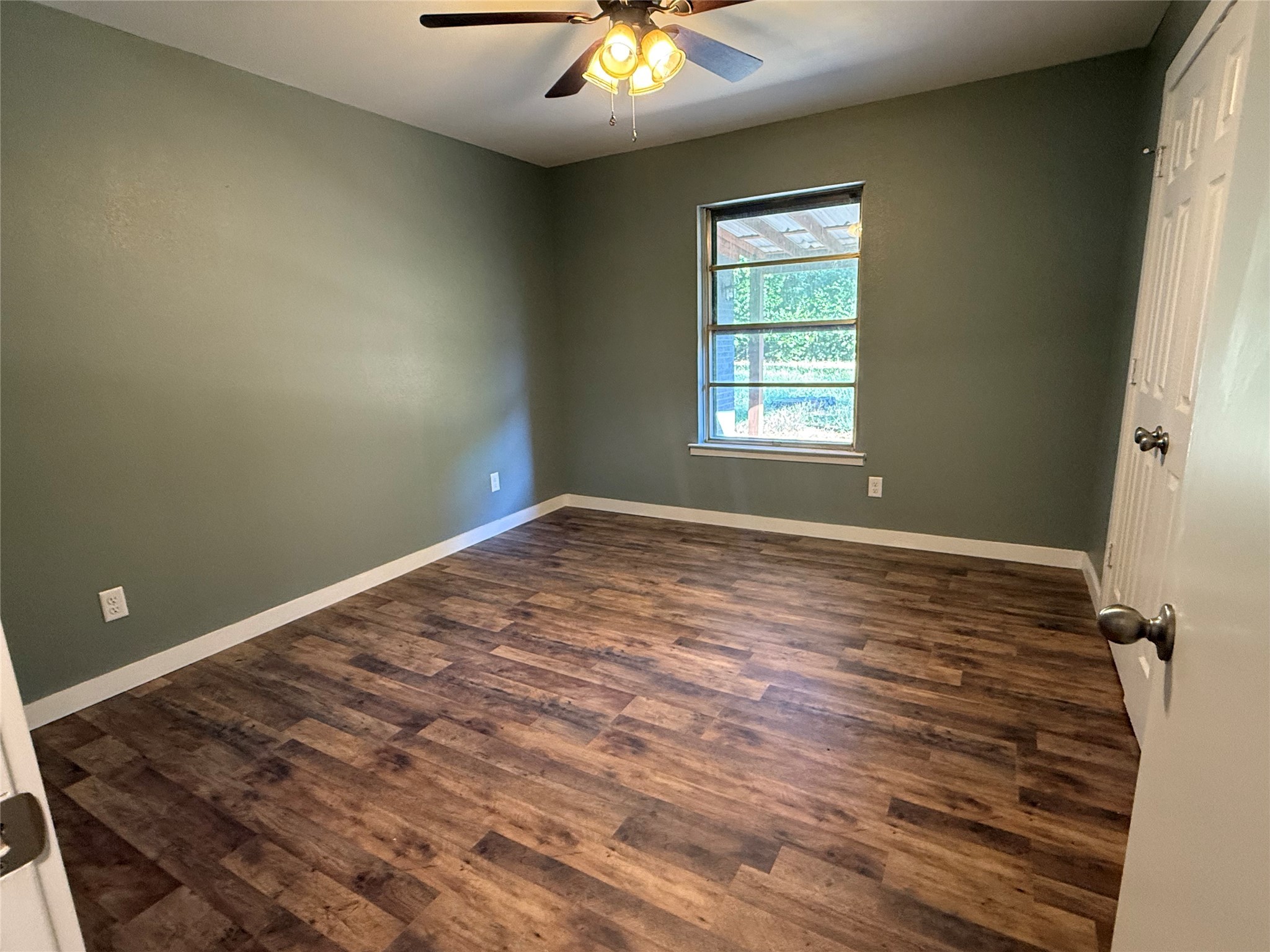 606 Colonial Drive Athens TX 75751