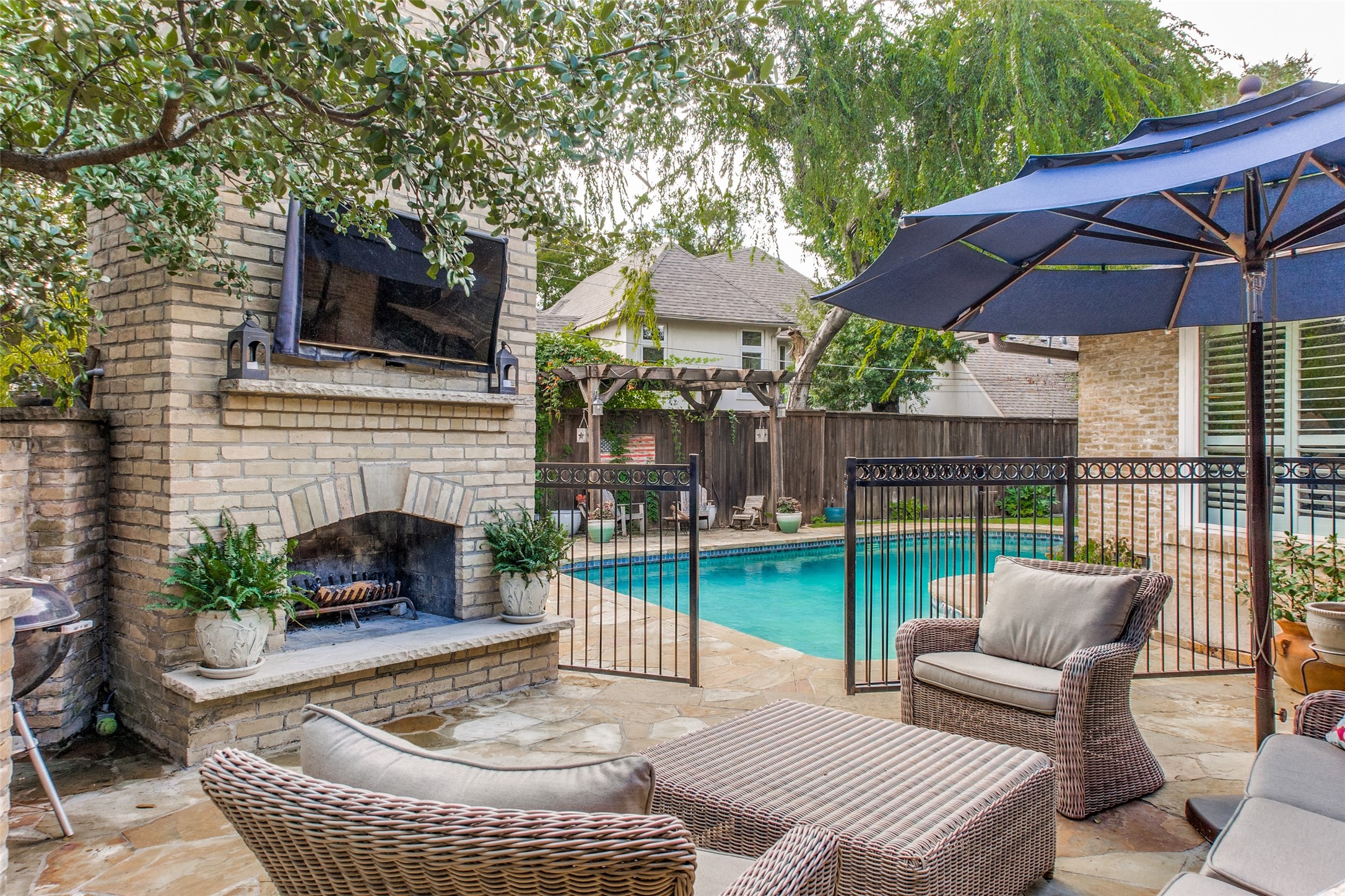13211 Laurel Wood Lane Dallas TX 75240