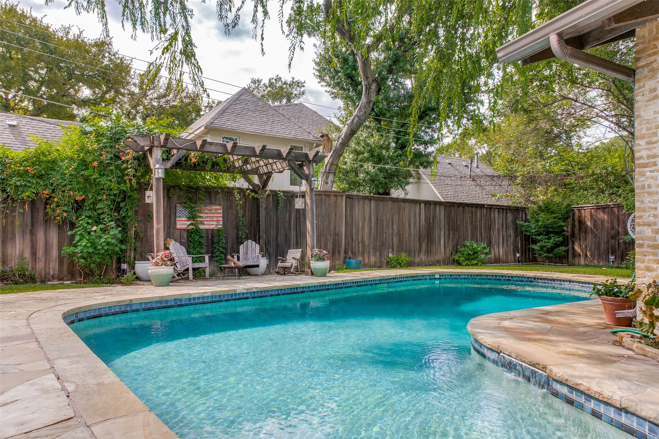 13211 Laurel Wood Lane Dallas TX 75240