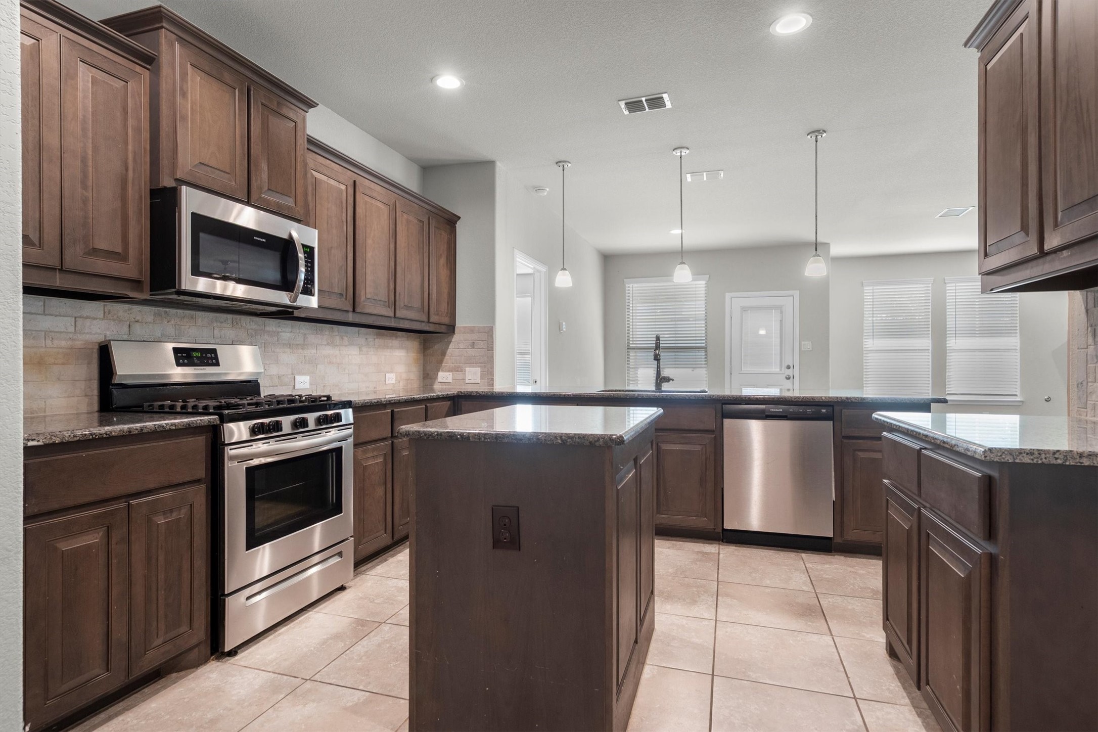 1613 Canary Lane Argyle TX 76226