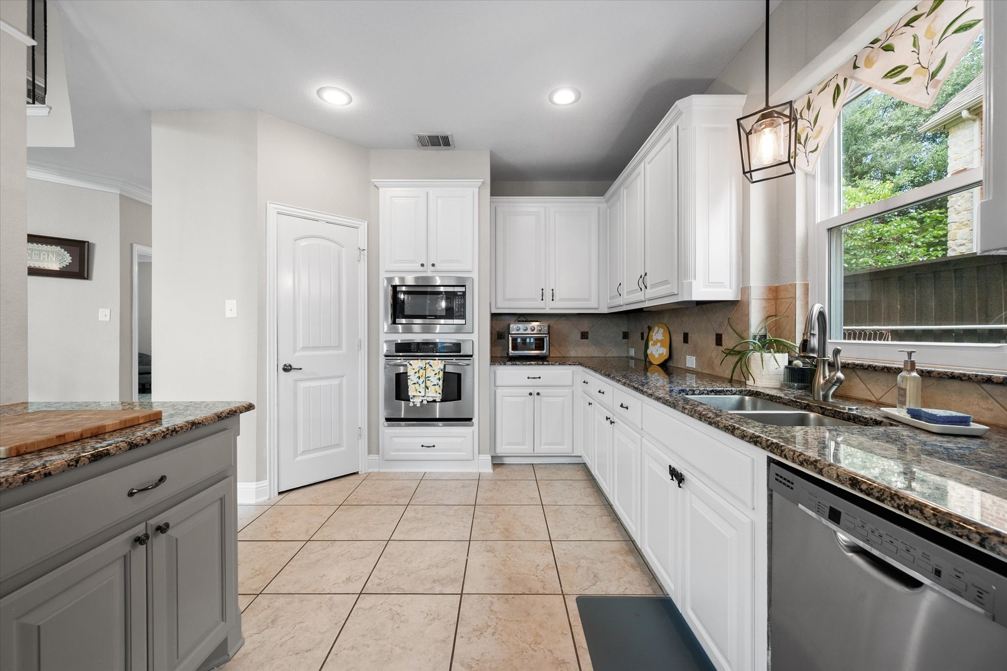 2647 Waterfront Drive Grand Prairie TX 75054