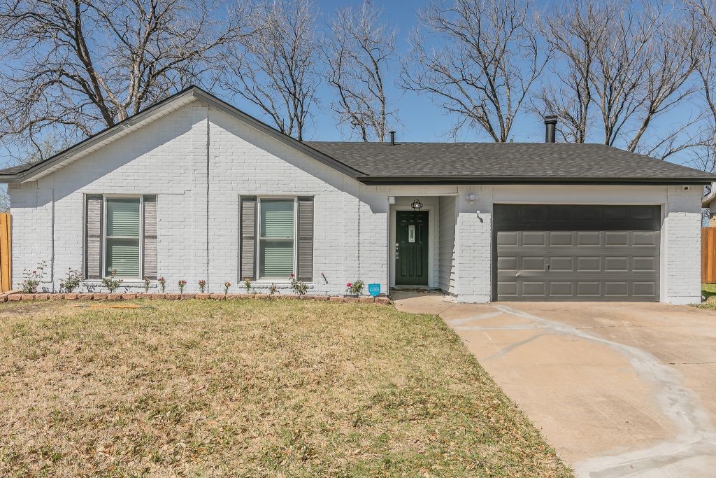 823 Sandalwood Lane Arlington TX 76017