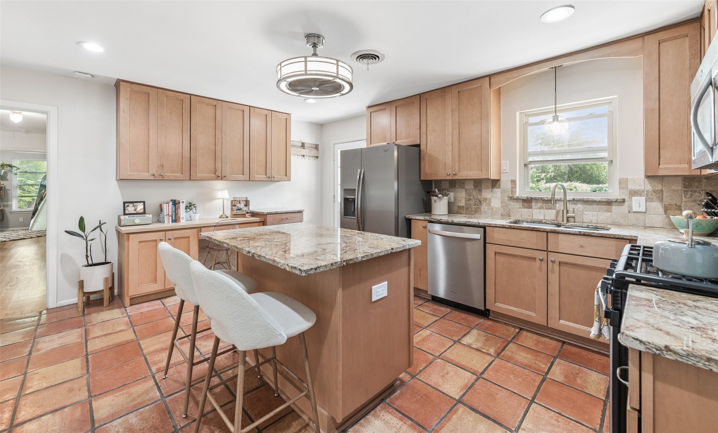 733 Kirkwood Drive Dallas TX 75218