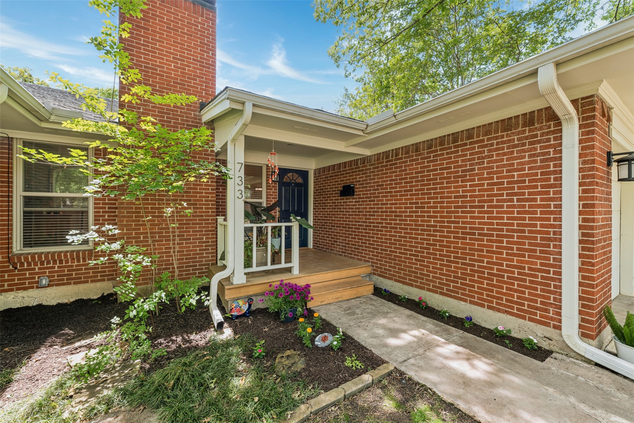 733 Kirkwood Drive Dallas TX 75218