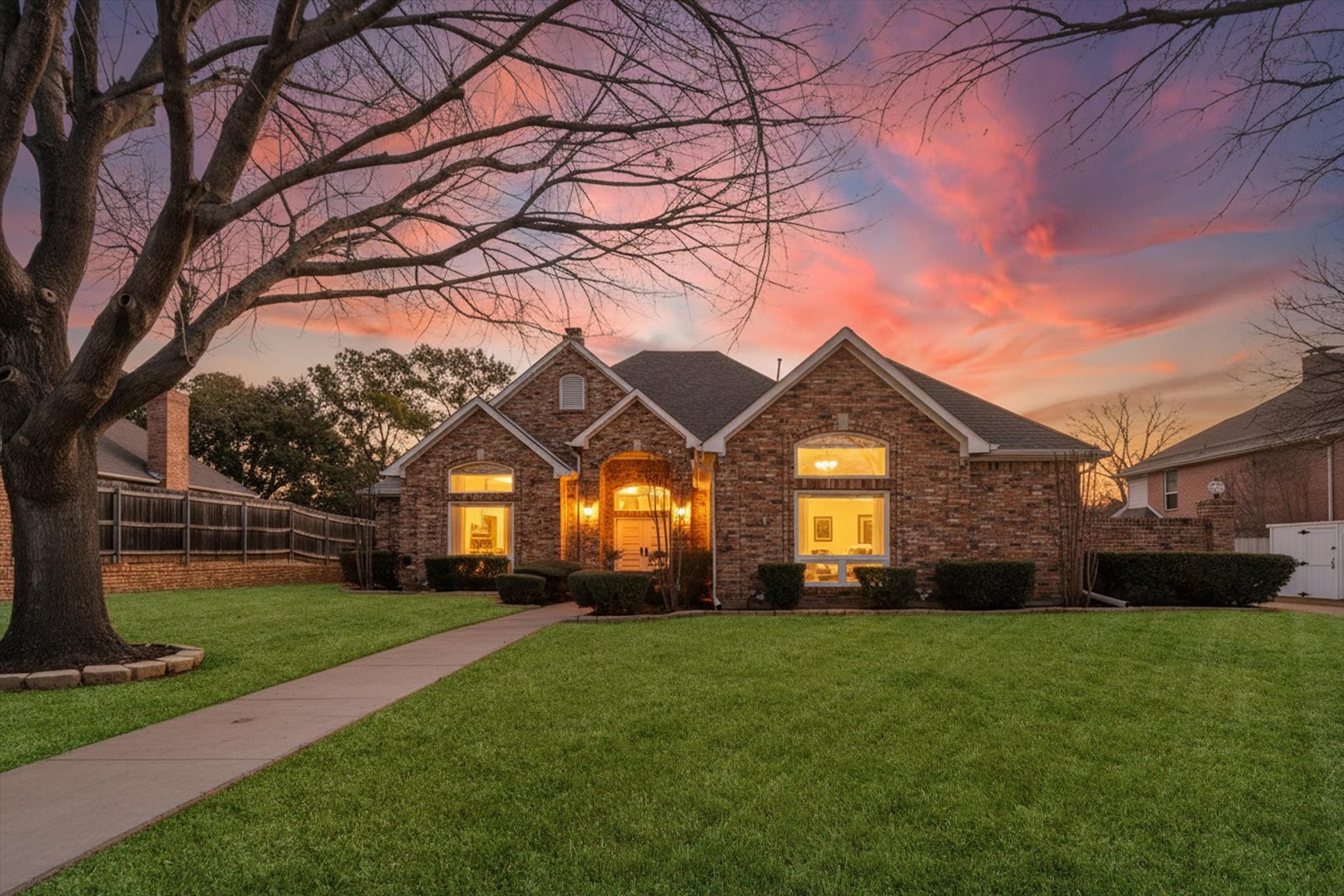 5211 Vicksburg Drive Arlington TX 76017