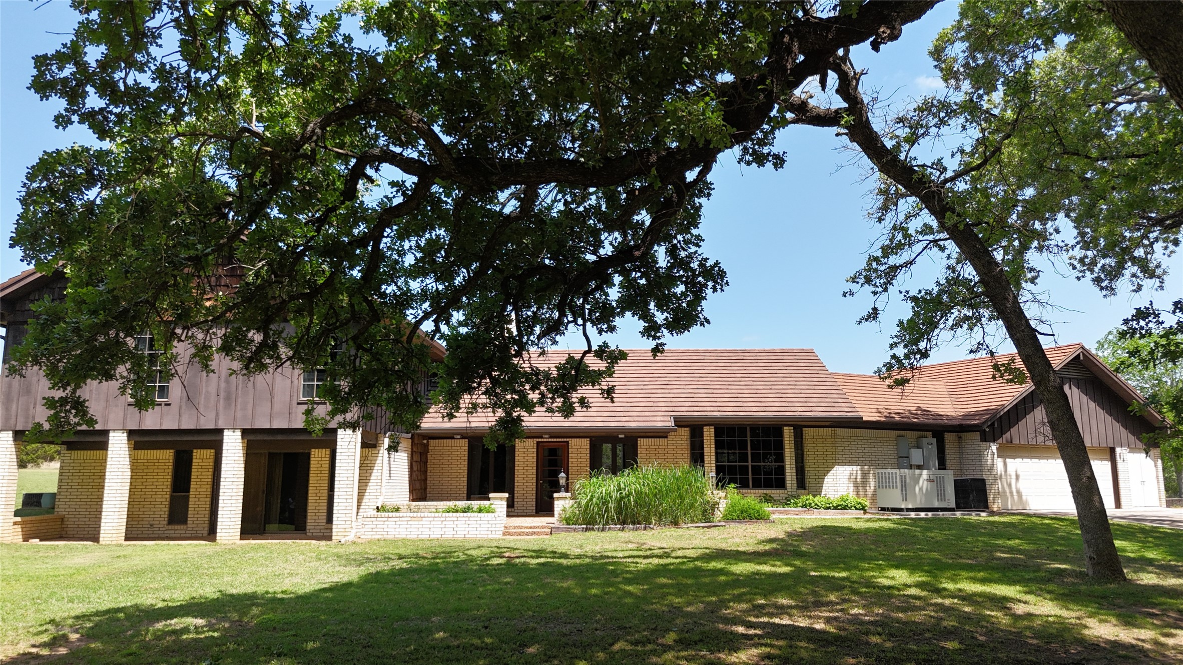 998 Highway 22 E Hamilton TX 76531