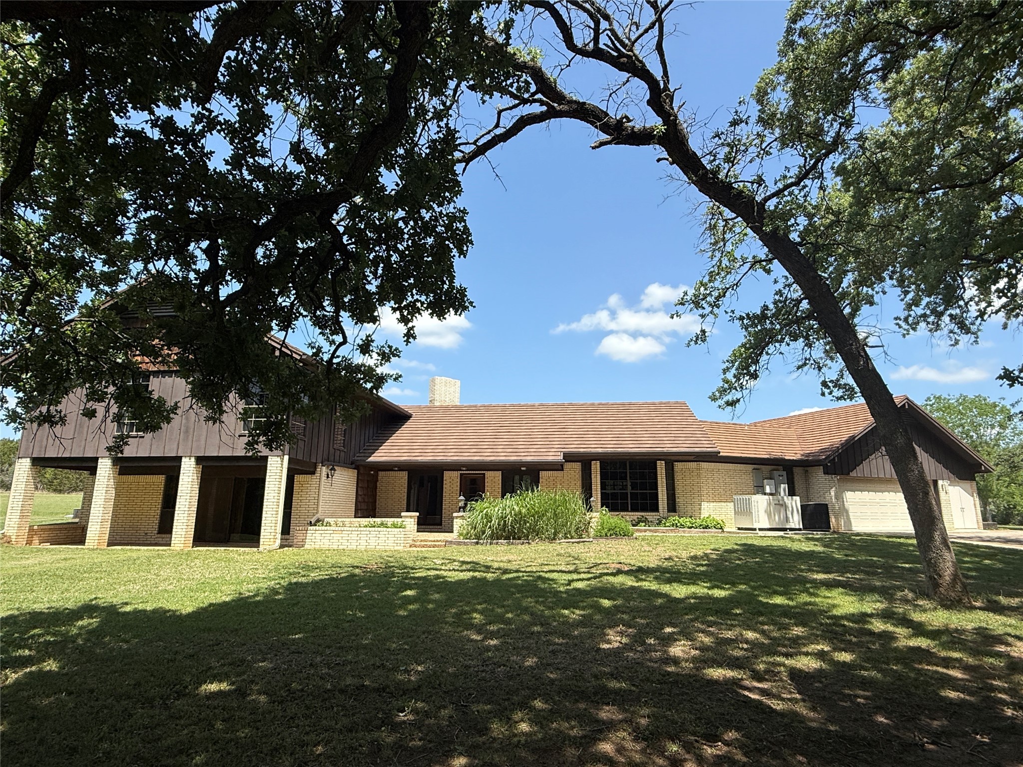 998 Highway 22 E Hamilton TX 76531