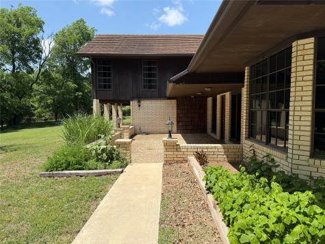 998 Hwy 22 E Hamilton TX 76531