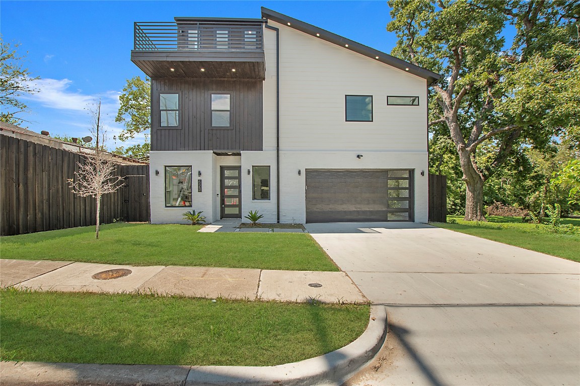 523 S Moore Street Dallas TX 75203