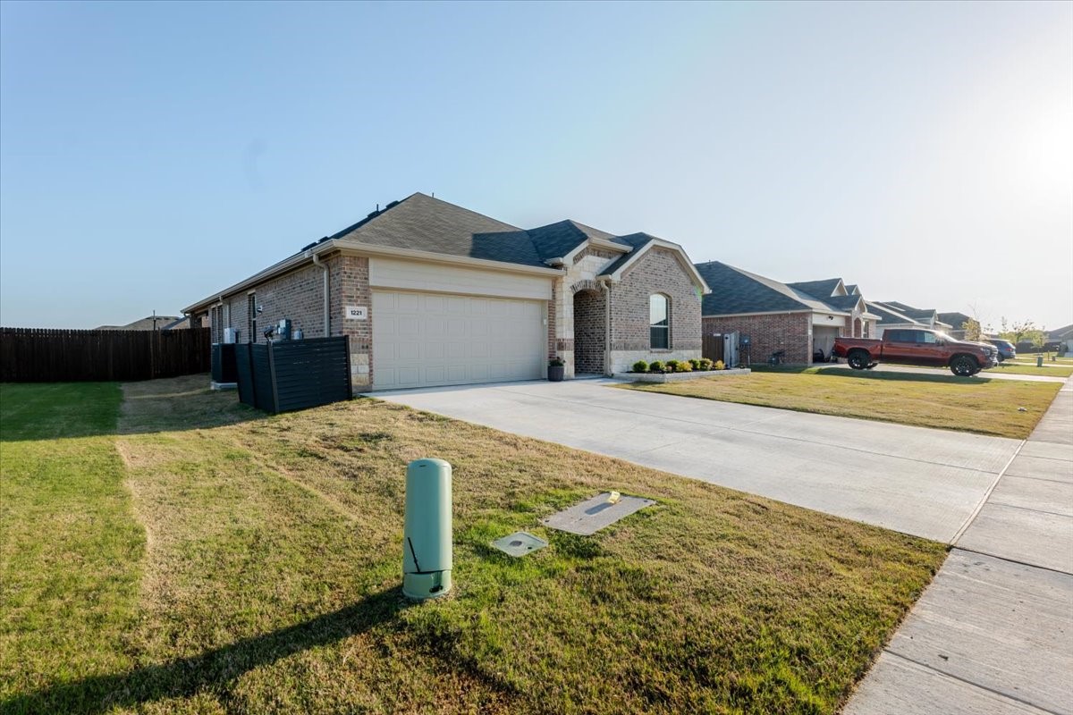 1221 Brazil Street Azle TX 76020