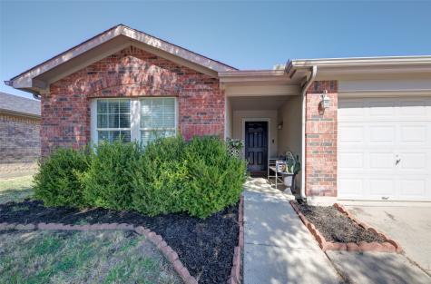 8817 King Ranch Drive Cross Roads TX 76227