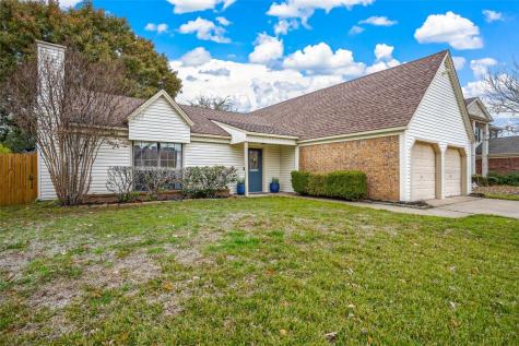 2530 Bentley Drive Grand Prairie TX 75052