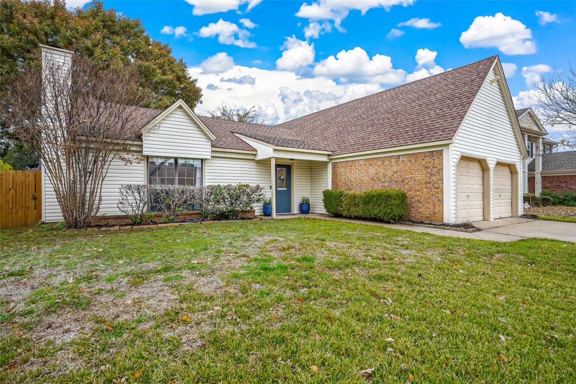 2530 Bentley Drive Grand Prairie TX 75052