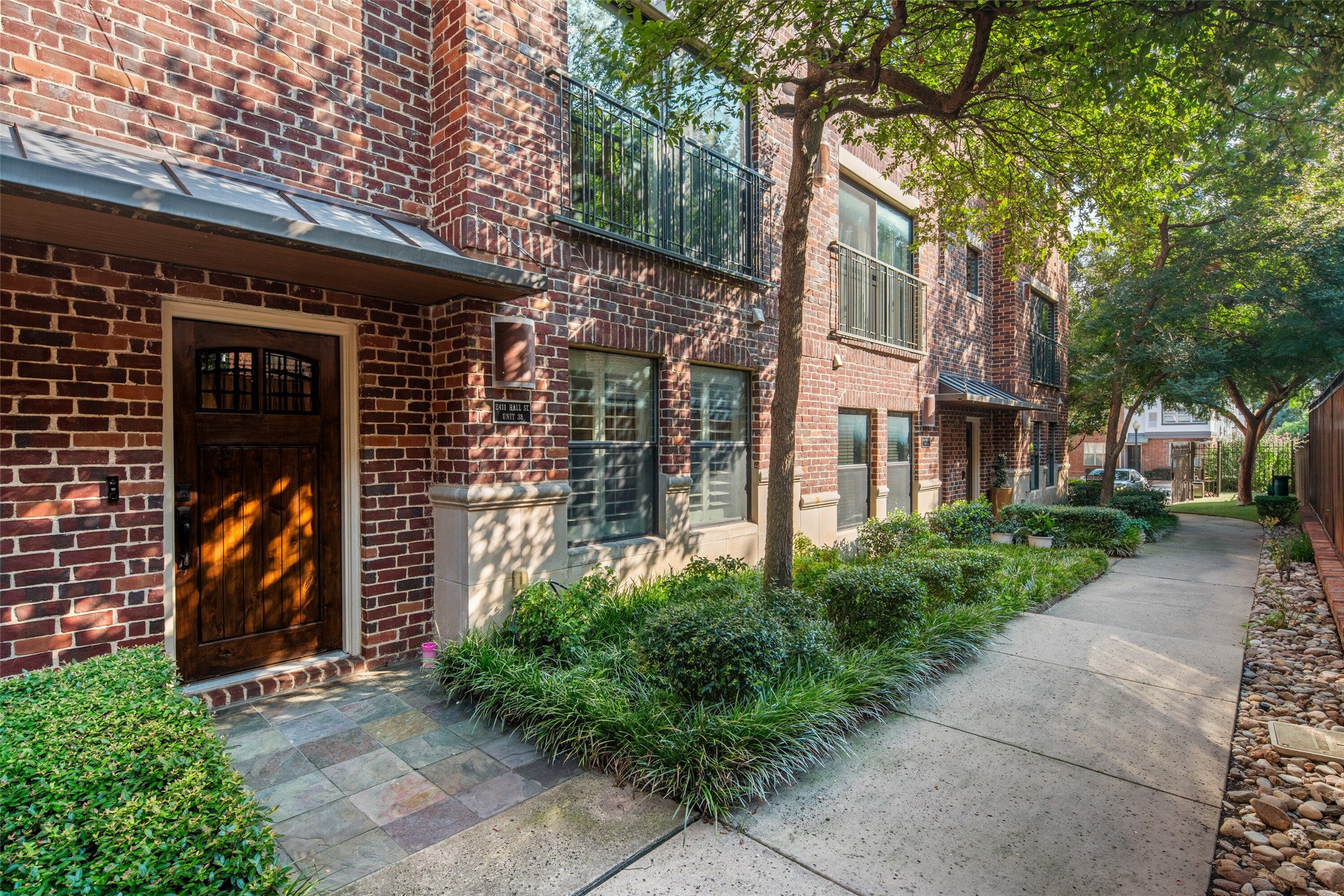 Dallas TX, 2411 N Hall Street, Unit 38