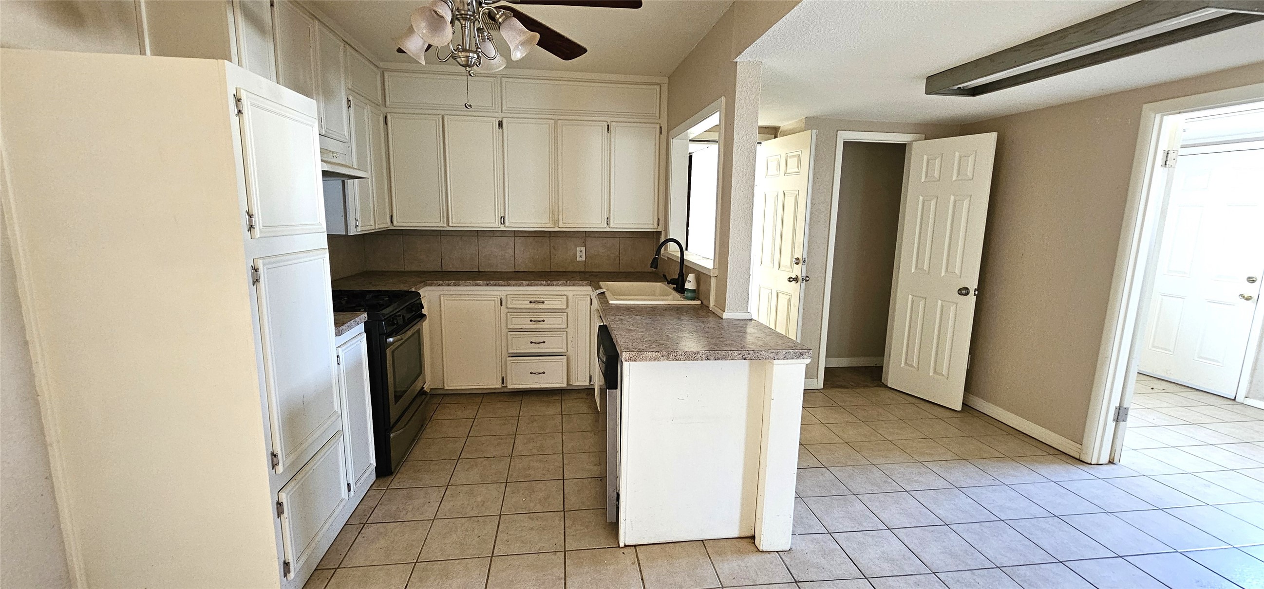 317 E 10th Street Coleman TX 76834