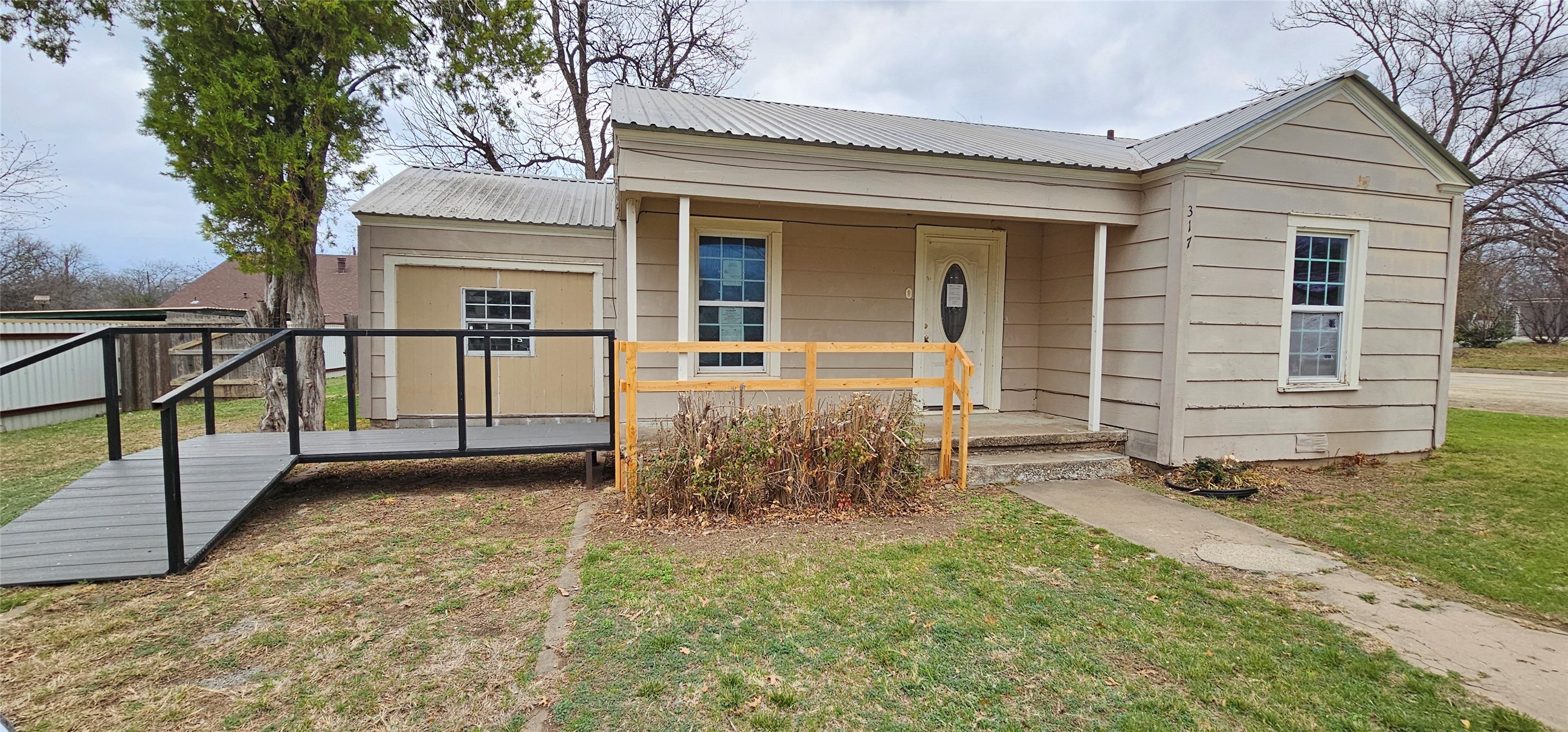 317 E 10th Street Coleman TX 76834