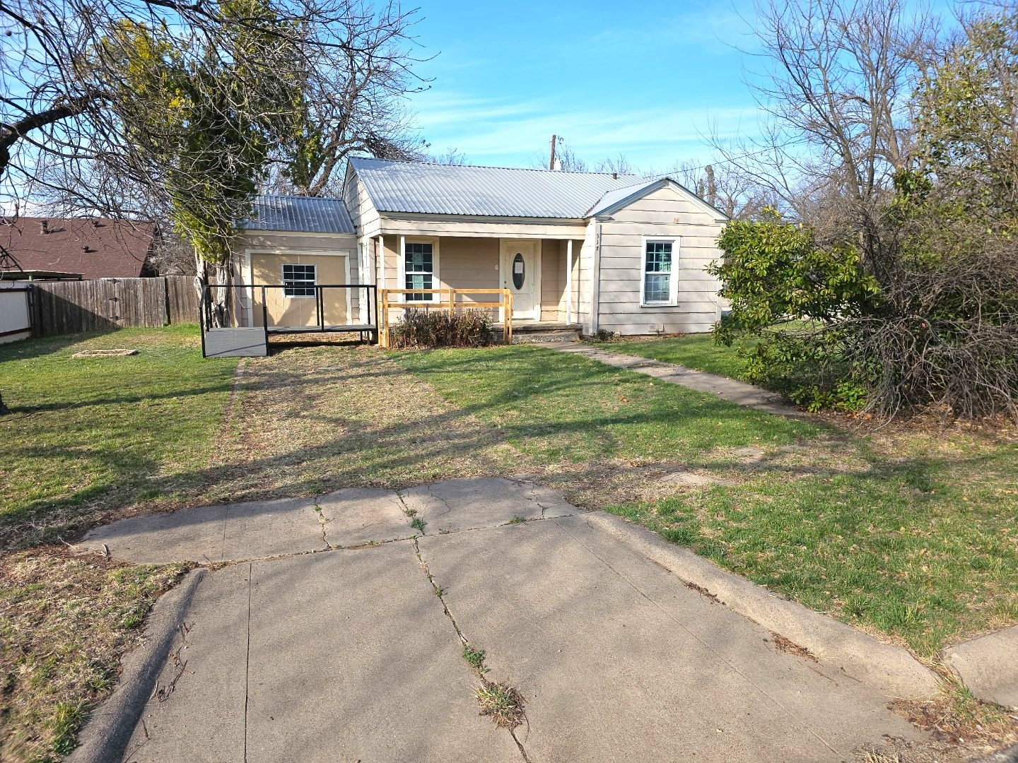 317 E 10th Street Coleman TX 76834