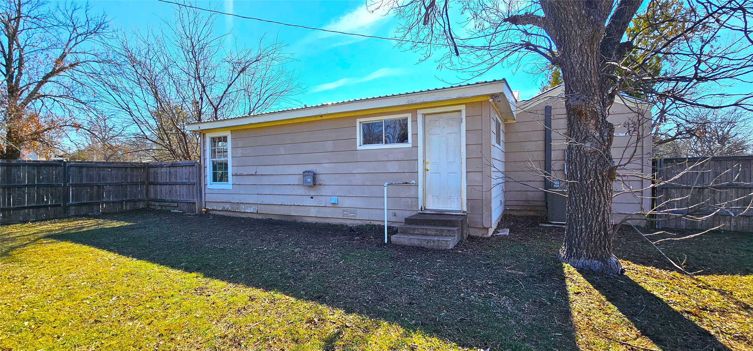 317 E 10th Street Coleman TX 76834