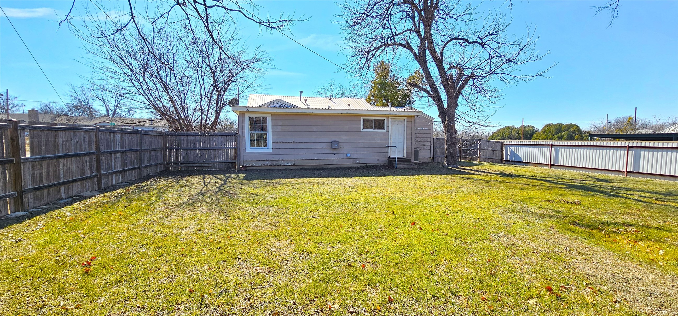 317 E 10th Street Coleman TX 76834