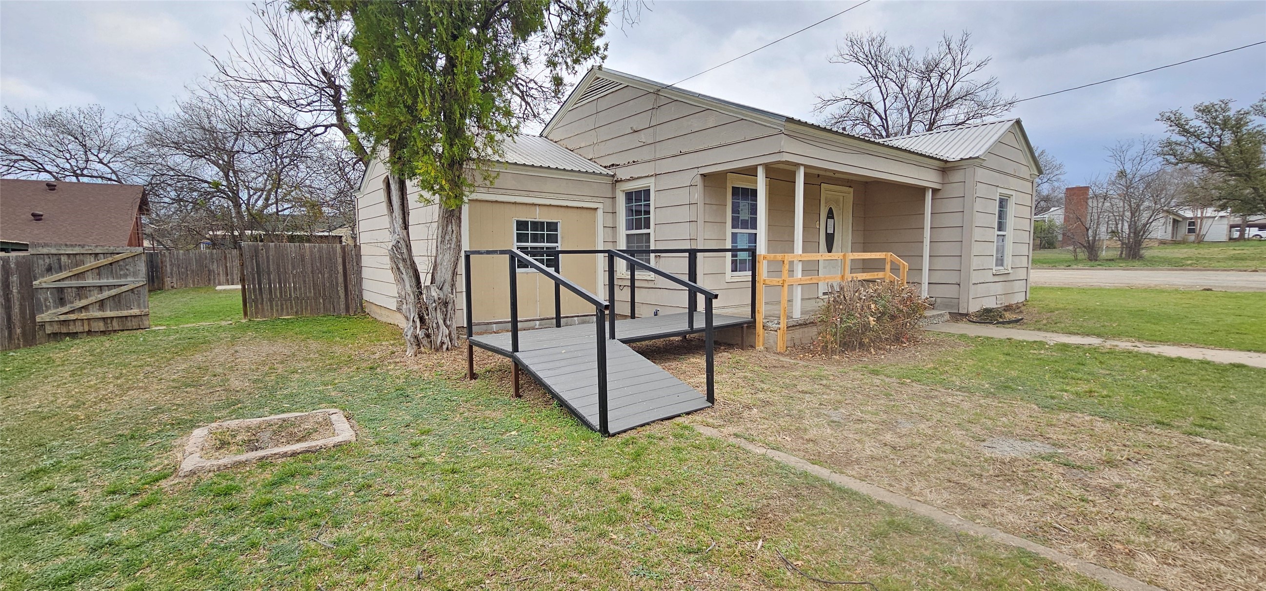 317 E 10th Street Coleman TX 76834