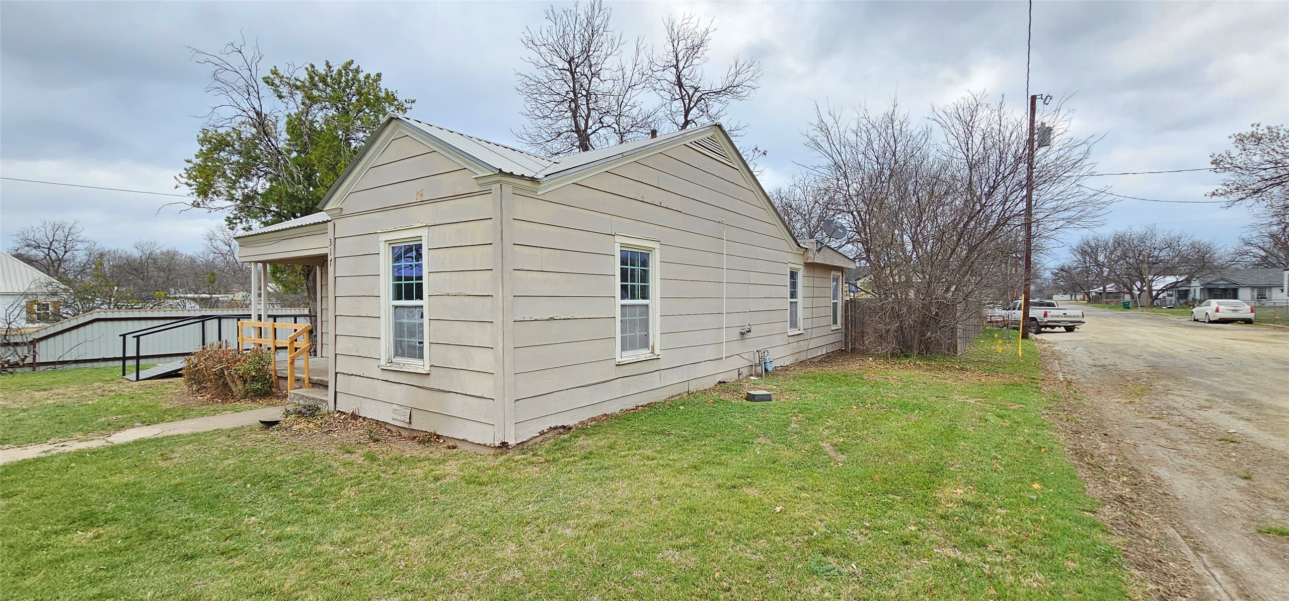 317 E 10th Street Coleman TX 76834