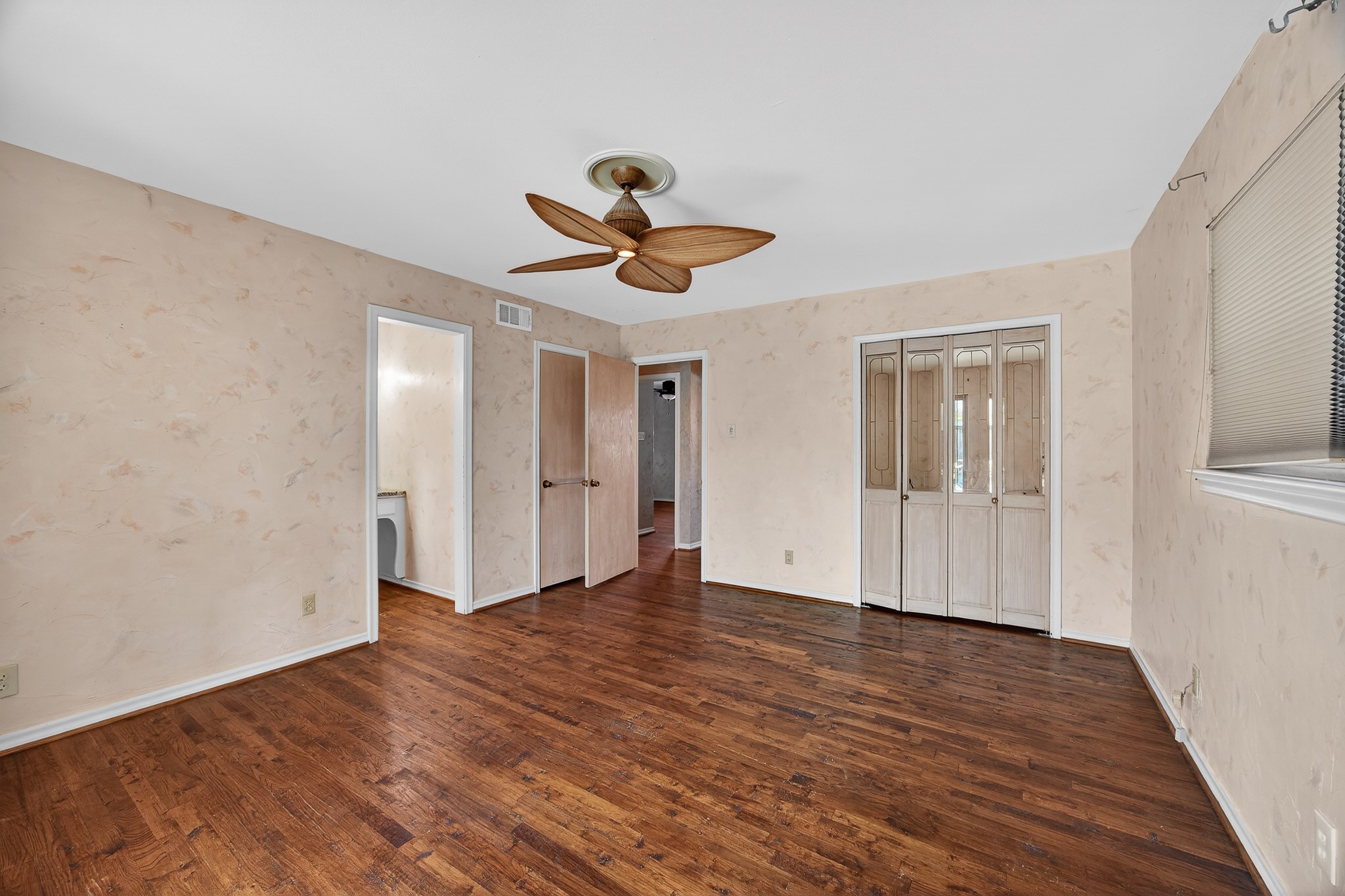 9846 Crestwick Drive Dallas TX 75238