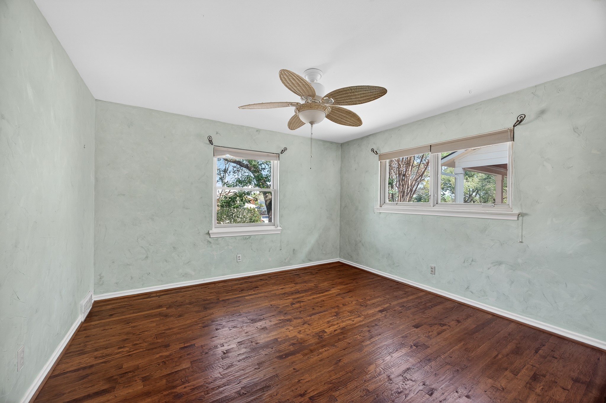 9846 Crestwick Drive Dallas TX 75238