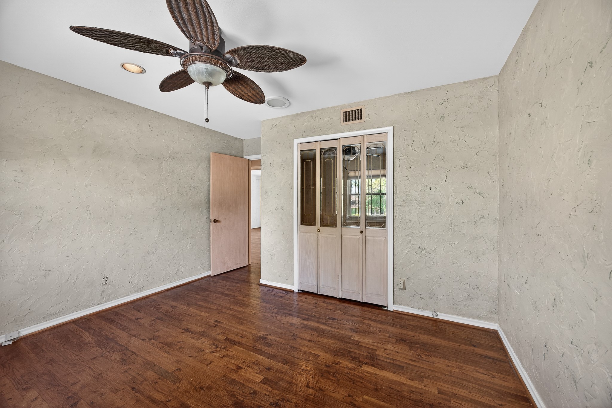9846 Crestwick Drive Dallas TX 75238