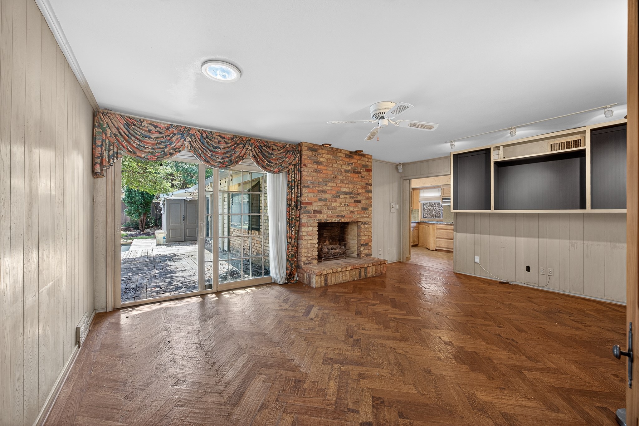 9846 Crestwick Drive Dallas TX 75238