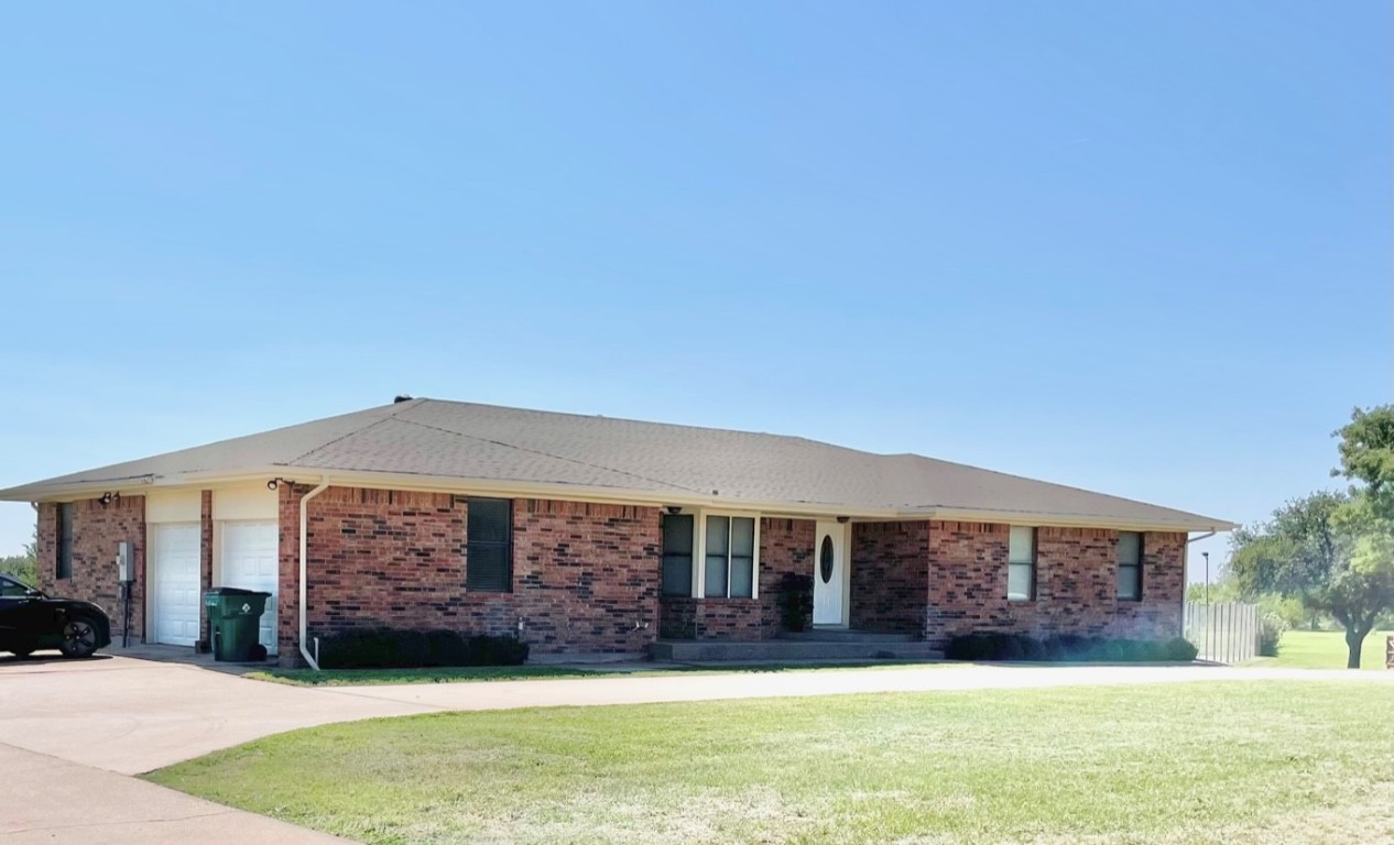 1603 Yucca Street Iowa Park TX 76367