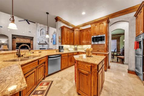 2717 S Shady Lane Arlington TX 76001